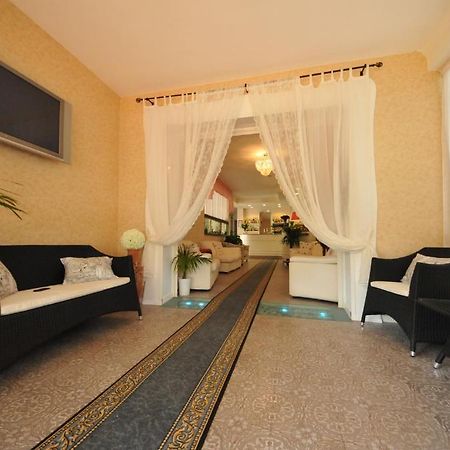 Hotel Manuela Cinquale Buitenkant foto