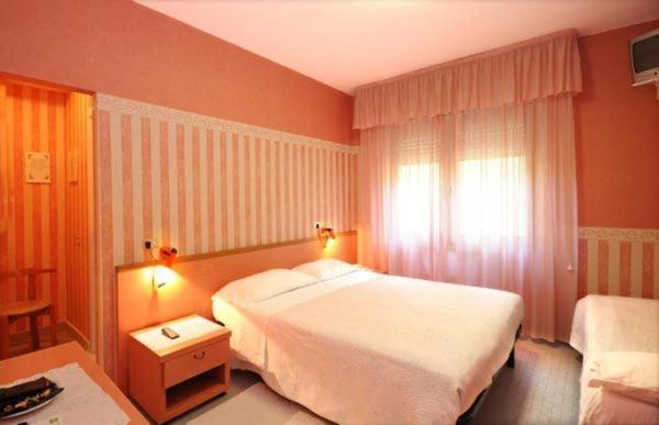 Hotel Manuela Cinquale Kamer foto