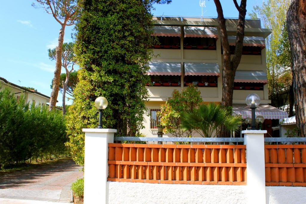 Hotel Manuela Cinquale Buitenkant foto