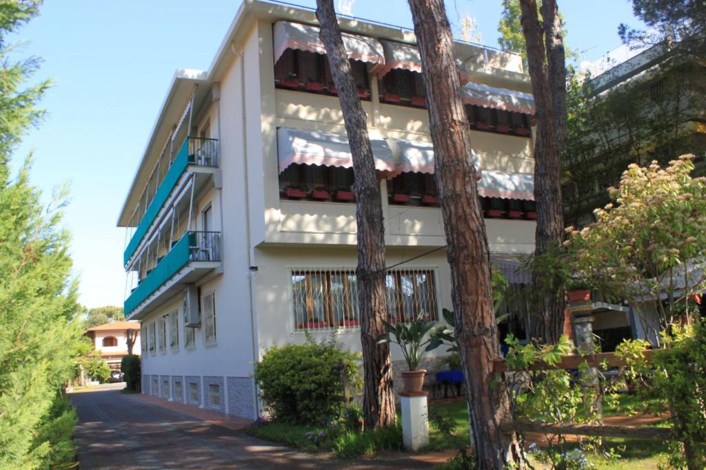 Hotel Manuela Cinquale Buitenkant foto