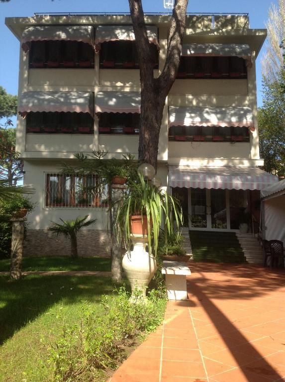 Hotel Manuela Cinquale Buitenkant foto